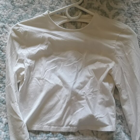Women's H & M Divided White Long Sleeve Crop Top w/Open Back Size Medium - Picture 2 of 5